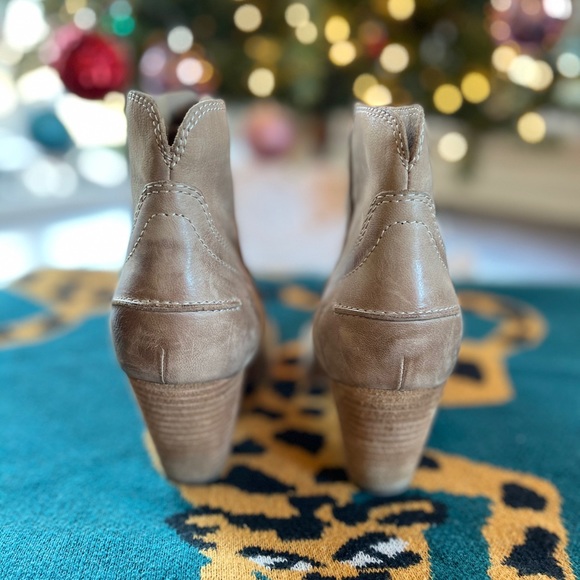 Frye Renee Short Seam in Cement Soft Oiled Leather - Picture 3 of 7